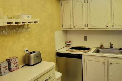 Снять в аренду кондоминиум в Дирфилд-Бич, Флорида 3 комнаты, 76.18м2, № 2147120 - фото 3