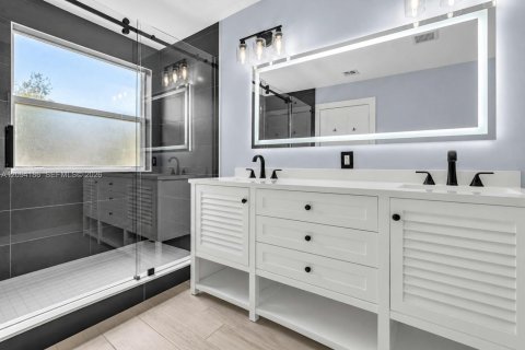 Villa ou maison à vendre à Pembroke Pines, Floride: 3 chambres, 188.96 m2 № 2392970 - photo 18