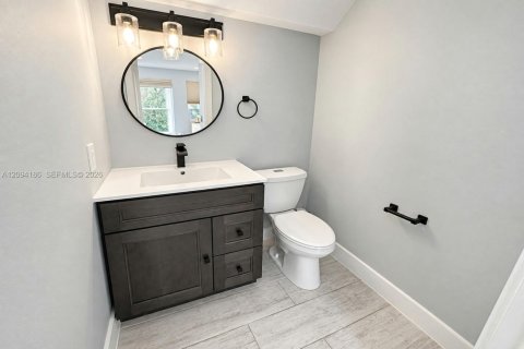 Villa ou maison à vendre à Pembroke Pines, Floride: 3 chambres, 188.96 m2 № 2392970 - photo 26