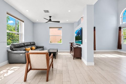 Villa ou maison à vendre à Pembroke Pines, Floride: 3 chambres, 188.96 m2 № 2392970 - photo 7