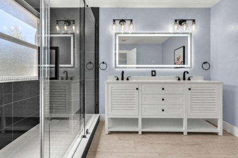 Villa ou maison à vendre à Pembroke Pines, Floride: 3 chambres, 188.96 m2 № 2392970 - photo 20