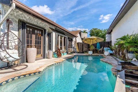 Casa en alquiler en Pembroke Pines, Florida, 4 dormitorios, 156.08 m2 № 1986170 - foto 30