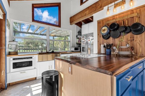 Casa en alquiler en Pembroke Pines, Florida, 4 dormitorios, 156.08 m2 № 1986170 - foto 12