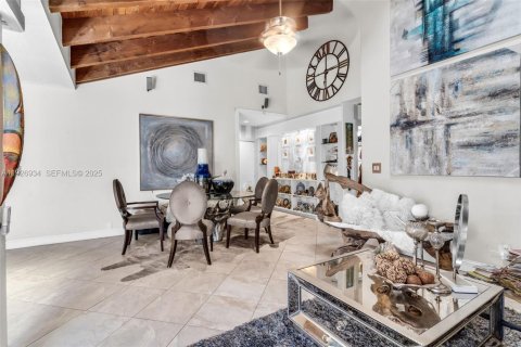 Casa en alquiler en Pembroke Pines, Florida, 4 dormitorios, 156.08 m2 № 1986170 - foto 6