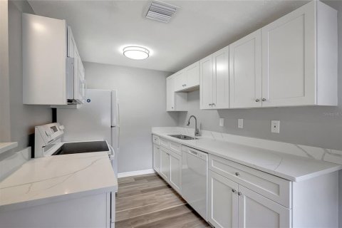 Купить виллу или дом в Тампа, Флорида 3 комнаты, 98.94м2, № 1833161 - фото 16