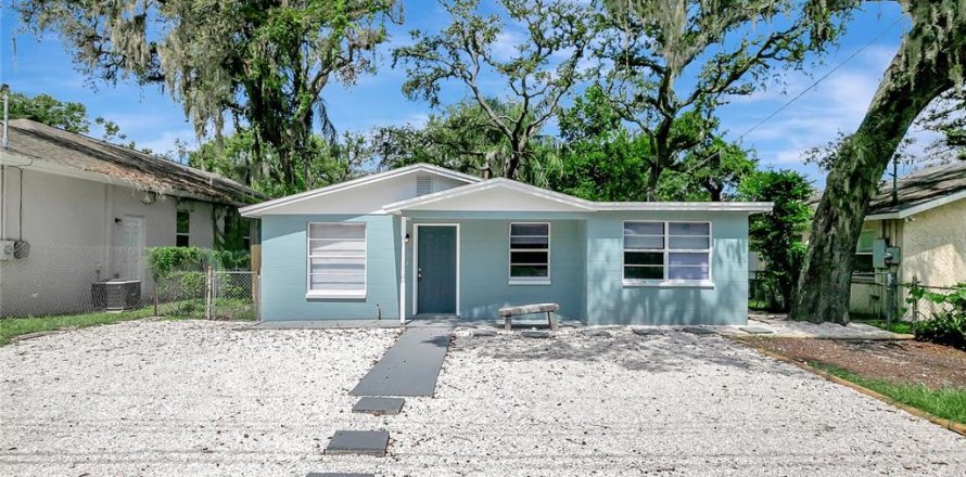 House in Tampa, Florida 3 bedrooms, 98.94 sq.m. № 1833161