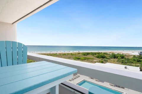 Condo in Sarasota, Florida, 1 bedroom № 2098785 - photo 13