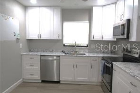 Casa en alquiler en Sarasota, Florida, 2 dormitorios, 134.8 m2 № 1841388 - foto 12