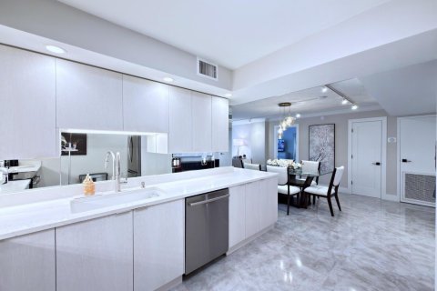 Купить кондоминиум в Саут-Палм-Бич, Флорида 4 комнаты, 113.71м2, № 2089511 - фото 2