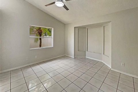 House in Tampa, Florida 4 bedrooms, 165.09 sq.m. № 1747557 - photo 14