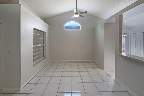 House in Tampa, Florida 4 bedrooms, 165.09 sq.m. № 1747557 - photo 10