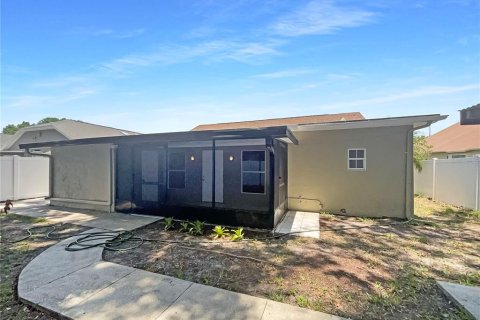 House in Tampa, Florida 4 bedrooms, 165.09 sq.m. № 1747557 - photo 26