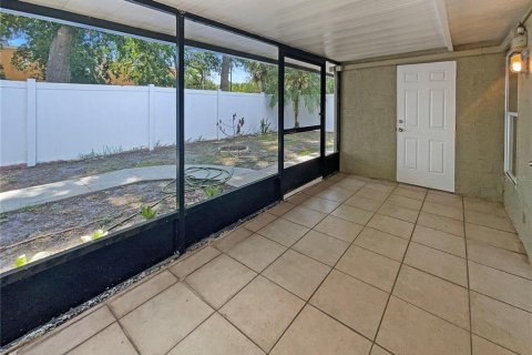 House in Tampa, Florida 4 bedrooms, 165.09 sq.m. № 1747557 - photo 23