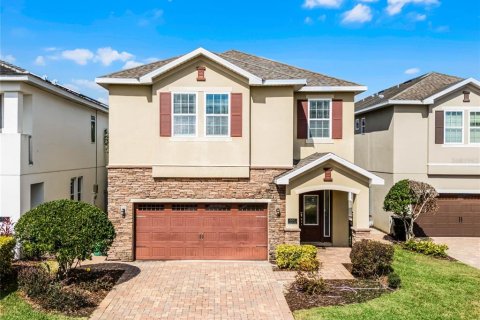 Casa en venta en Kissimmee, Florida, 8 dormitorios, 315.96 m2 № 1721682 - foto 1