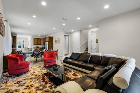 Casa en venta en Kissimmee, Florida, 8 dormitorios, 315.96 m2 № 1721682 - foto 9