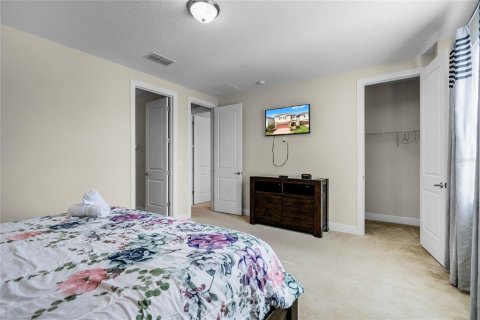 Casa en venta en Kissimmee, Florida, 8 dormitorios, 315.96 m2 № 1721682 - foto 19