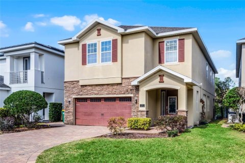 Casa en venta en Kissimmee, Florida, 8 dormitorios, 315.96 m2 № 1721682 - foto 2