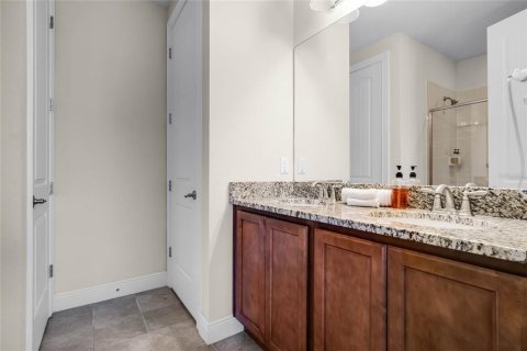 Casa en venta en Kissimmee, Florida, 8 dormitorios, 315.96 m2 № 1721682 - foto 12