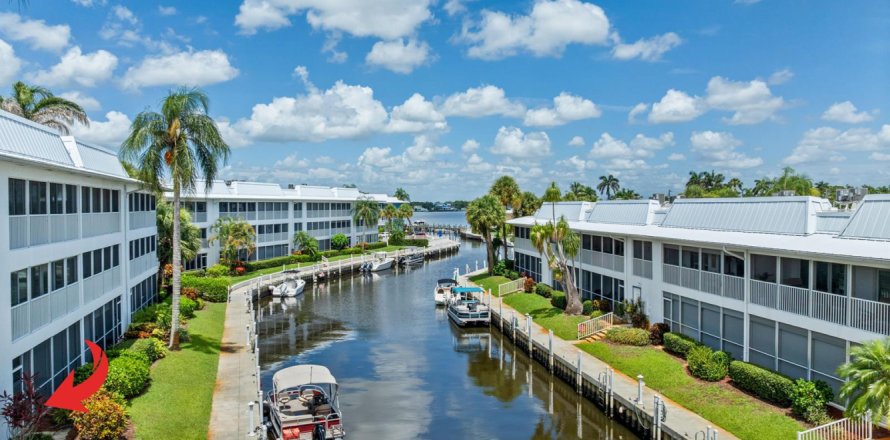 Condominio en Stuart, Florida, 2 dormitorios  № 2249156