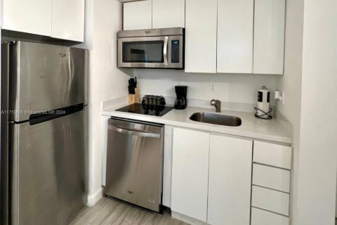 Copropriété à vendre à Miami Beach, Floride: 1 chambre, 46.08 m2 № 2040418 - photo 2