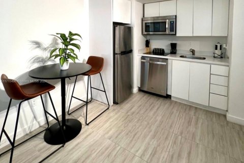 Condo à Miami Beach, Floride, 1 chambre  № 2040418
