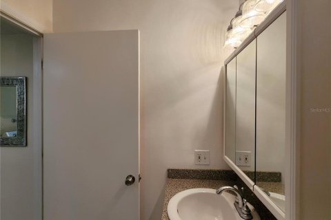 Condominio en venta en Tampa, Florida, 1 dormitorio, 99.59 m2 № 1795416 - foto 28