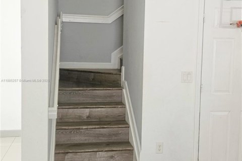 Touwnhouse à louer à Hialeah, Floride: 3 chambres, 150.59 m2 № 1932440 - photo 8