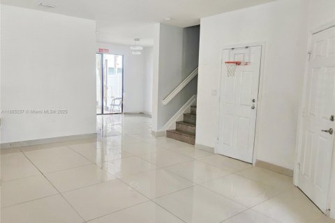 Touwnhouse à louer à Hialeah, Floride: 3 chambres, 150.59 m2 № 1932440 - photo 4