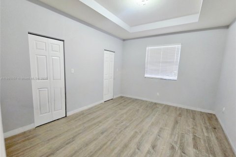 Touwnhouse à louer à Hialeah, Floride: 3 chambres, 150.59 m2 № 1932440 - photo 11