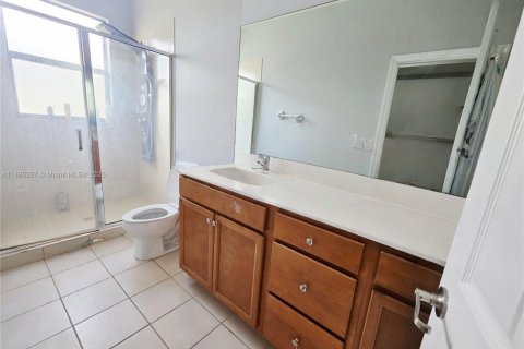 Touwnhouse à louer à Hialeah, Floride: 3 chambres, 150.59 m2 № 1932440 - photo 10