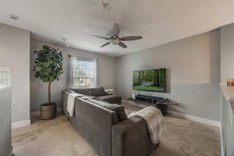 House in Apopka, Florida 4 bedrooms, 269.6 sq.m. № 1909851 - photo 21