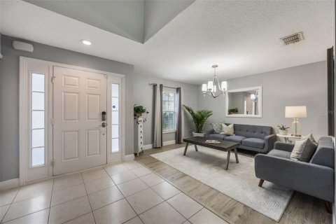 House in Apopka, Florida 4 bedrooms, 269.6 sq.m. № 1909851 - photo 3