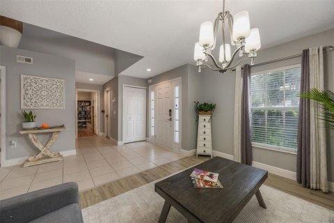 House in Apopka, Florida 4 bedrooms, 269.6 sq.m. № 1909851 - photo 5
