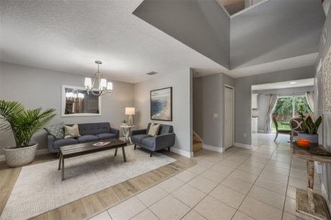 House in Apopka, Florida 4 bedrooms, 269.6 sq.m. № 1909851 - photo 6