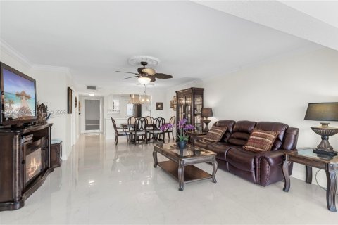 Copropriété à vendre à Hallandale Beach, Floride: 2 chambres, 99.78 m2 № 2002179 - photo 9