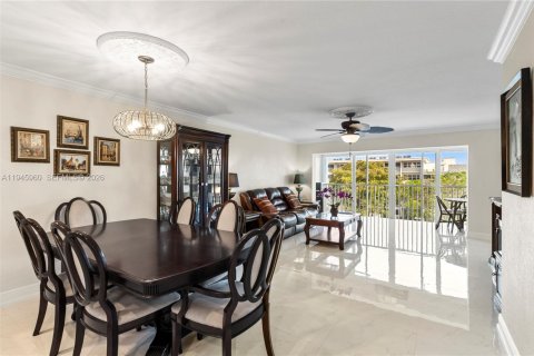 Copropriété à vendre à Hallandale Beach, Floride: 2 chambres, 99.78 m2 № 2002179 - photo 4