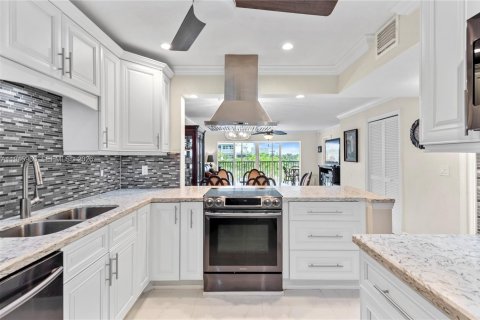 Copropriété à vendre à Hallandale Beach, Floride: 2 chambres, 99.78 m2 № 2002179 - photo 2