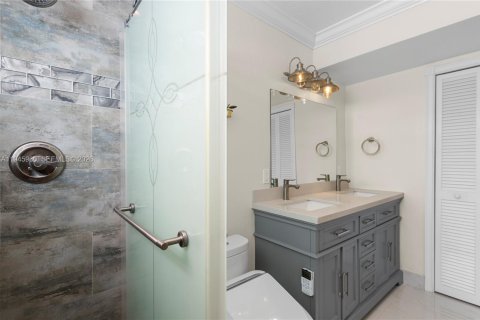 Copropriété à vendre à Hallandale Beach, Floride: 2 chambres, 99.78 m2 № 2002179 - photo 18
