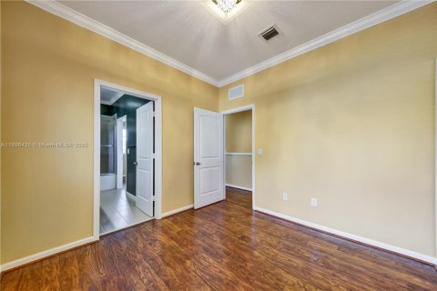 Снять в аренду таунхаус в Дирфилд-Бич, Флорида 3 спальни, 132.66м2, № 1947968 - фото 19