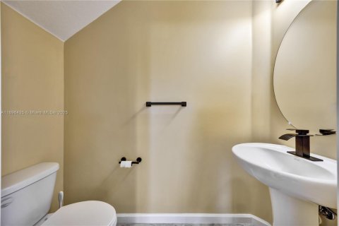 Снять в аренду таунхаус в Дирфилд-Бич, Флорида 3 спальни, 132.66м2, № 1947968 - фото 11