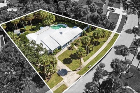 Casa en venta en Tampa, Florida, 3 dormitorios, 230.49 m2 № 1908132 - foto 1