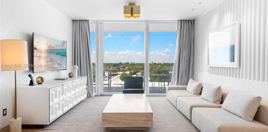 Condo in Surfside, Florida, 1 bedroom № 2241102