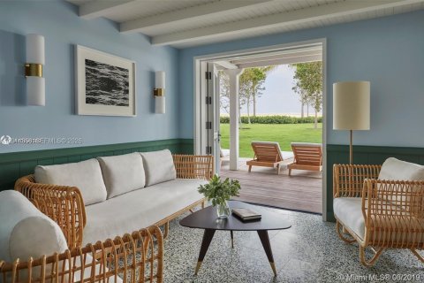 Condo in Surfside, Florida, 1 bedroom № 2241102 - photo 19