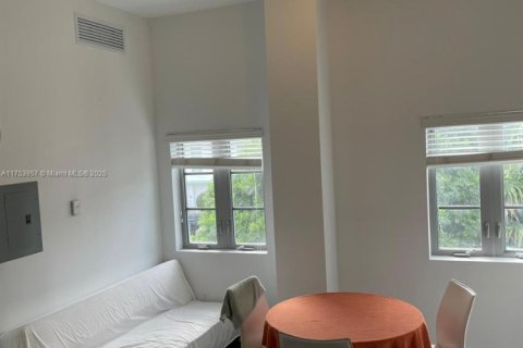 Condo in Miami Beach, Florida, 1 bedroom  № 1860107 - photo 3