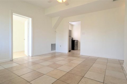 Casa en alquiler en Port Charlotte, Florida, 3 dormitorios, 75.07 m2 № 1847889 - foto 3