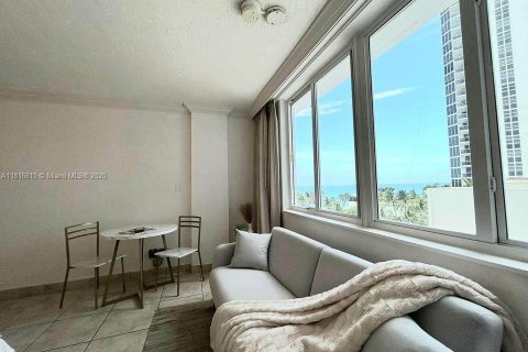 Condo in Sunny Isles Beach, Florida  № 1770683 - photo 4