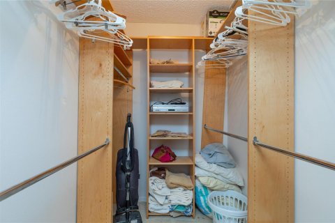 Condo in Pompano Beach, Florida, 1 bedroom  № 2085728 - photo 23