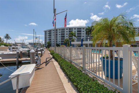 Condo in Pompano Beach, Florida, 1 bedroom  № 2085728 - photo 8