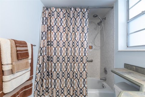 Condo in Pompano Beach, Florida, 1 bedroom  № 2085728 - photo 26
