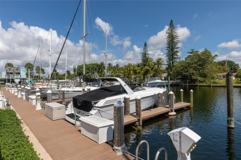 Condo in Pompano Beach, Florida, 1 bedroom  № 2085728 - photo 11